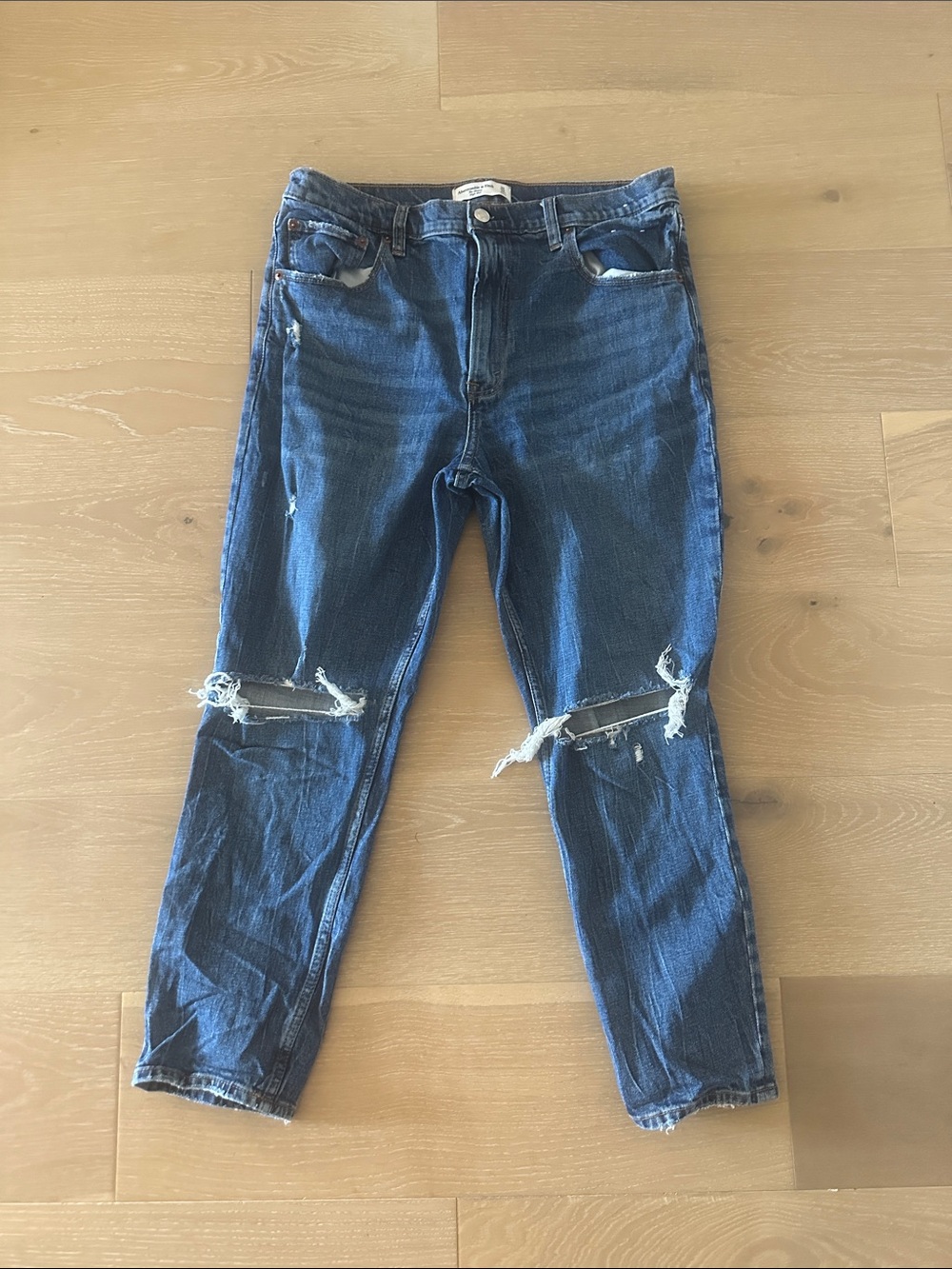 Women’s Abercrombie distressed skinny high rise jean